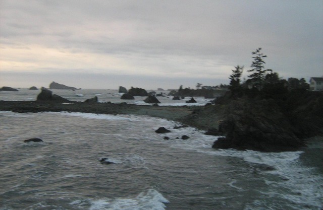 Family Hm-3 Bdrm sleeps 7 w/jacuzzi tub near redwoods, beach & Elk Vlly Casino