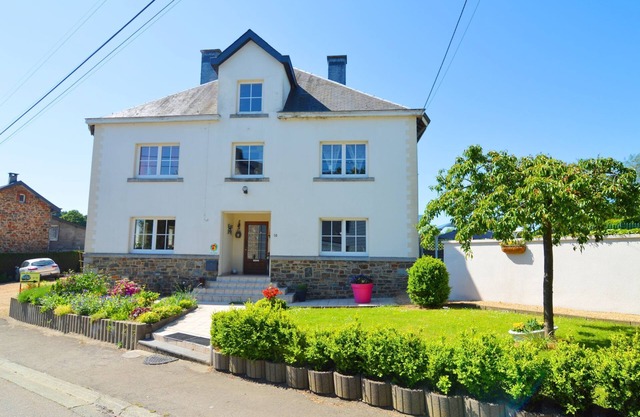 Maison de vacances meublée à Tillet avec terrasse privée
