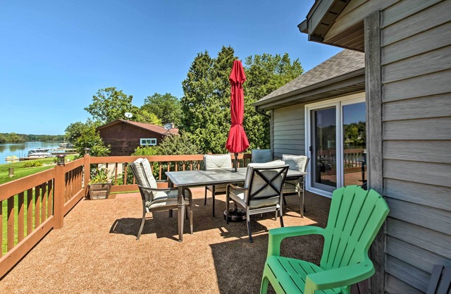 NOUVEAU! Maison familiale avec terrasse, jardin, quai sur la rivière Rock!