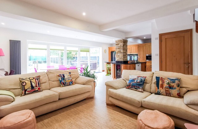 Family home with Hot Tub !