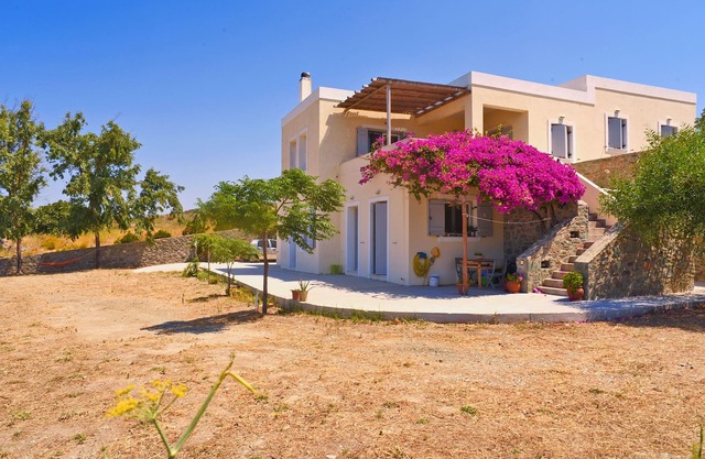 Syros GRECE , MAISON DE CAMPAGNE - FAMILLE DANS FRIENTLY 6,000 SQ . metres Jardi