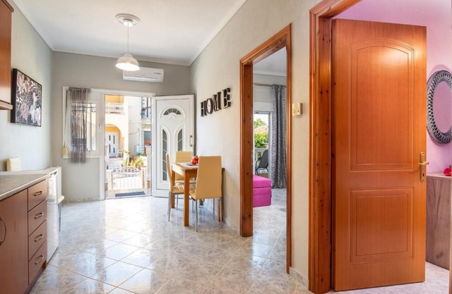 family house nikos 2