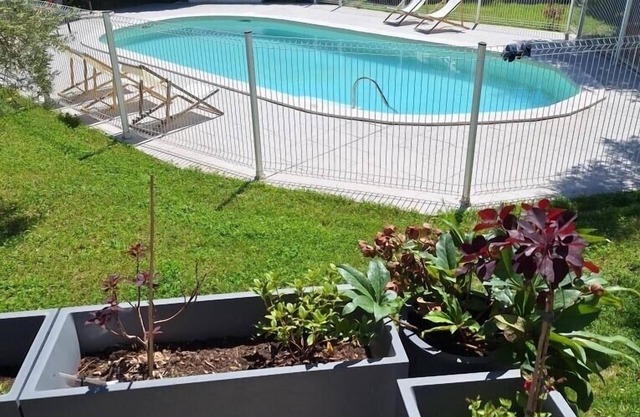 Maison familiale avec piscine 6 chambres proche Avignon entièrement climatisée