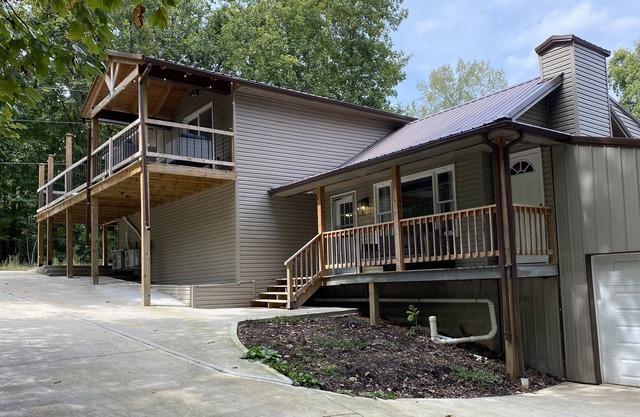 Family Lake House nestled in the woods of Lake Cumberland!