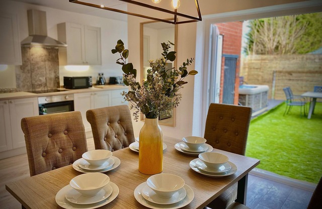 Family modern 3 Bed Hot Tub House in Blackpool