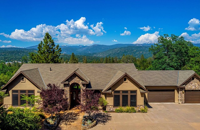 Family Mountain Paradise at Your Fingertips! Start Your Getaway Now!
