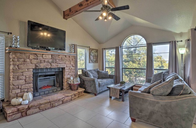 Spicewood Home avec vue sur le lac Travis! ..Famille et animaux acceptés ... 10 personnes!