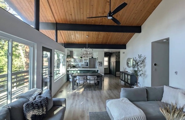 Modern Meets Cozy Chalet 1-2 hrs from LA & OC!