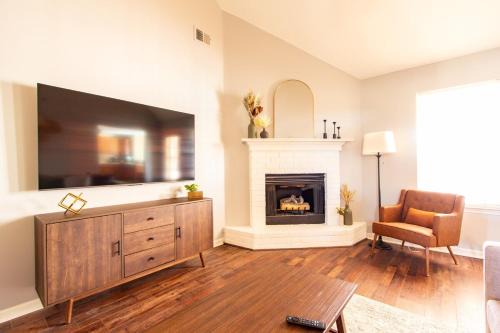 Family & Pet Friendly Oasis - Backyard - Patio