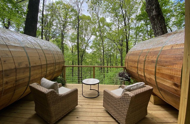 Family & Pet Friendly Treehouse Glam-Camp with Amazing Views!