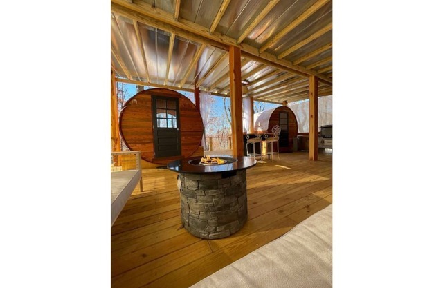 Family & Pet Friendly Treehouse with Amazing Views