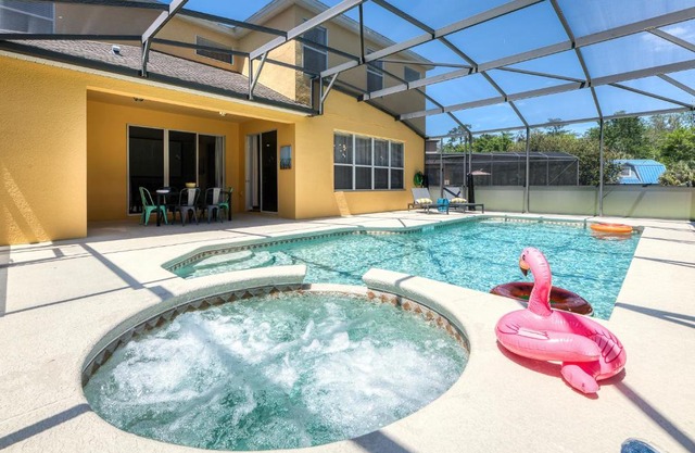 Family Retreat 6BR Villa with Private Pool, Spa & Theater near Disney
