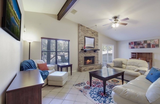 Shady Oaks, nouvelle cuisine, grande terrasse! Sea World / Six Flags / Lackland BMT