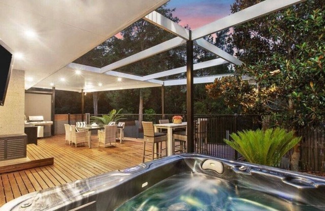 Beautiful Lakeside Home on North Avoca Lake