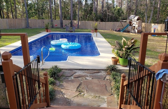 Une retraite familiale avec une piscine privée à quelques minutes de la plage de Wrightsville!