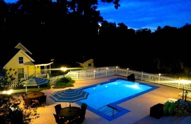 Près des villages / Ocala / Doe Lake - 7 Suites * PISCINE * CUISINE ÉNORME * Groupes AIMEZ-NOUS