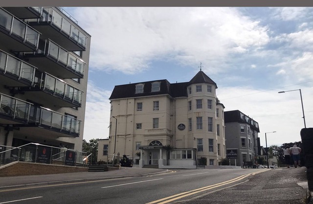FAMILY ROOM FOR 3 PEOPLE - CAPITAL ONE HOTEL - BOURNEMOUTH CENTRE WEST CLIFF