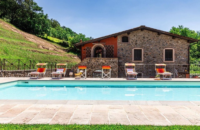 Family sized apartment with external patio, barbecue and swimmingpool