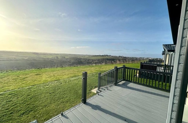 Family sized lodge,Parkdean Newquay Holiday Park. Close to beaches & attractions