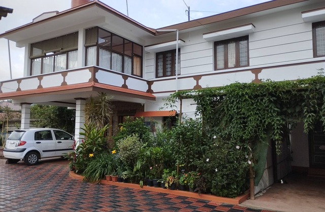 Family stay in madikeri 2 bedroom house
