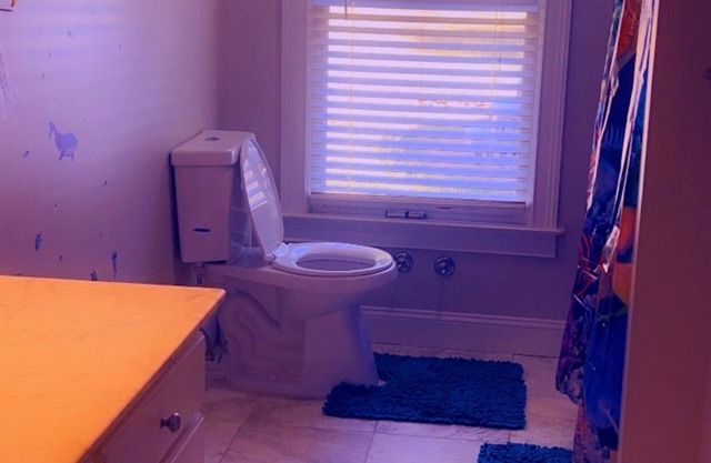 FAMILY WELCOMED !nSpacious 5-bedroom house with WiFi, AC in charming Conyers