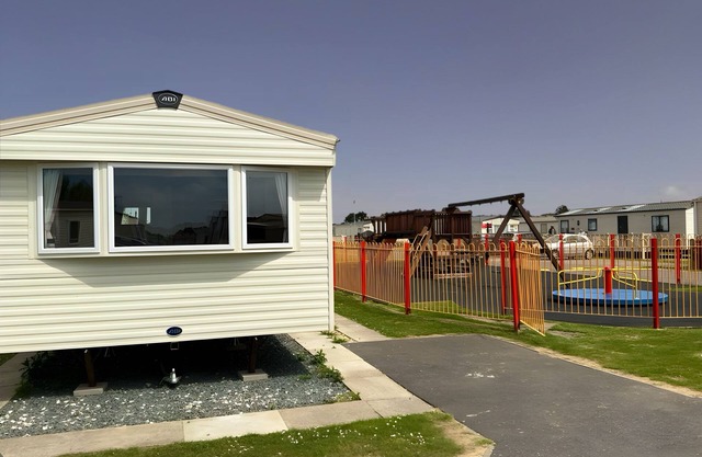 FamilyFriendly-8Berth-FreeParkingSpot-CloseToBeach