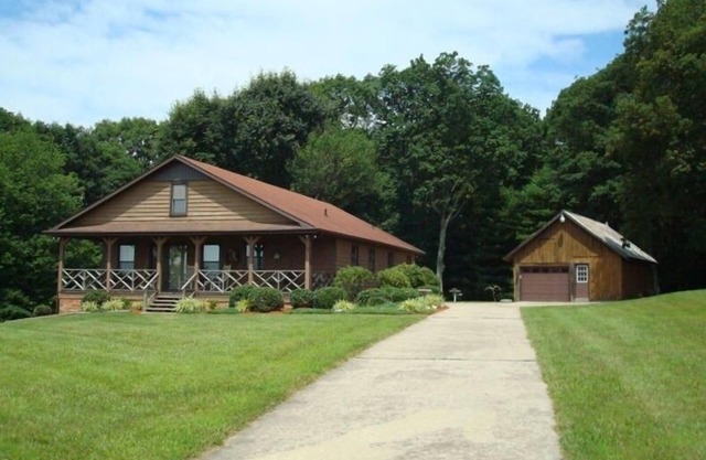 Fancy Gap Chalet, Blue Ridge Parkway, Virginia