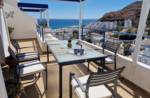 Fantástico Apartamento en la Planta Alta con Increíbles Vistas al mar