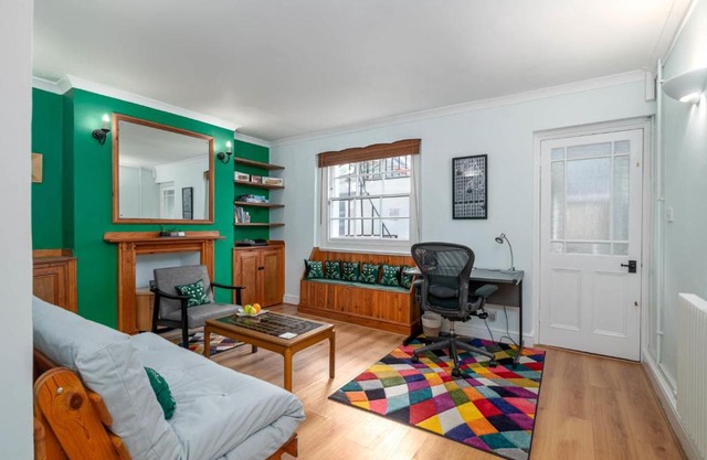 Fantastic 1 bedroom apartment with private patio