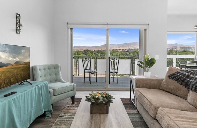 Fantastic Penthouse Downtown Boise location with AMAZING mountain views
