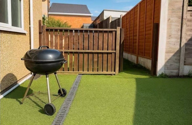 Modern 5BR house near Wolves stadium| perfect for contractors and Families.