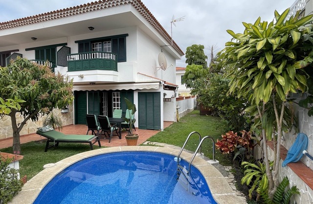 Fantastique maison avec piscine et jardin dans un quartier calme et résidentiel, et central