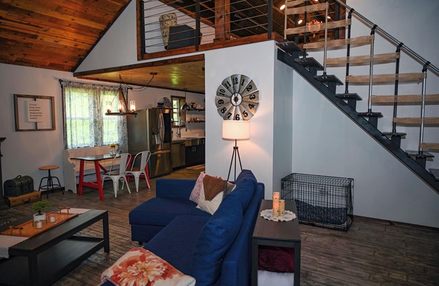 Fantastic Farmhouse with all the old world charm and modern amenities. Close to Murphy and Casino