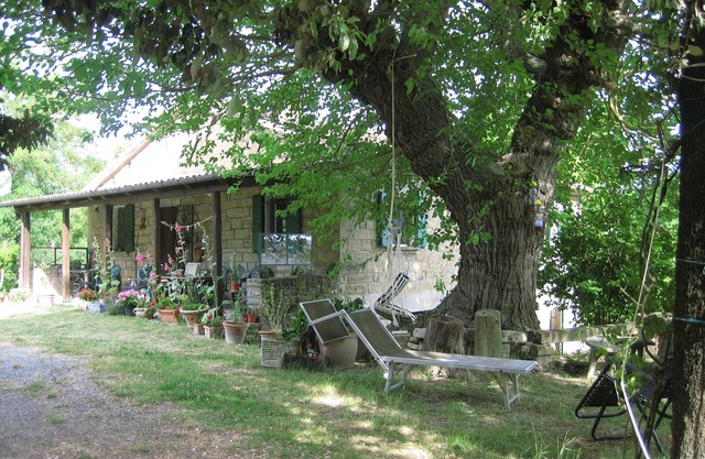 FANTASTIQUE MAISON RURALE PLEIN RELAX DANS LA COLLINE AVEC PISCINE ET SAUNA