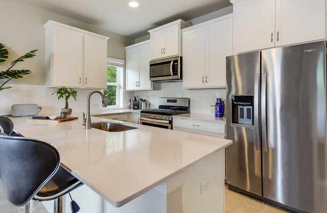 Fantastic location! Pet Friendly! Walking distance to the train and restaurants