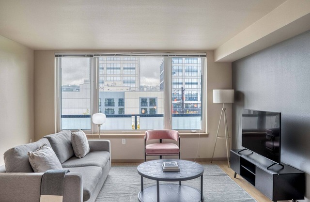 Fantastic Queen Anne 1BR w/ Gym & W/D, nr Space Needle, by Blueground