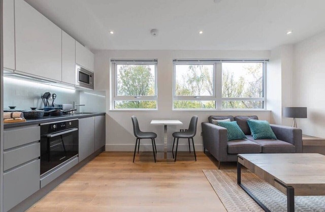 Contemporary Studio Apartment in East Grinstead
