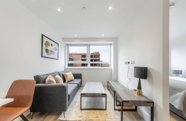 Fantastic Studio in East Grinstead