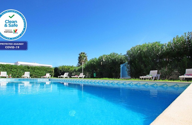 FANTASTIC TOWNHOUSE W/ A/C, WI-FI, POOL & GREAT GARDEN