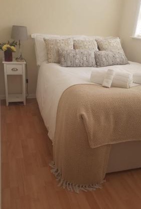 Fantastic Two Bedroom Courtyard Apartment
