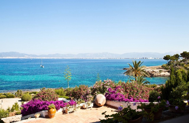 Fantastique villa sur la mer, jardin, terrasses et accès direct à la mer
