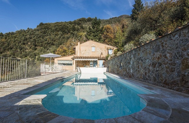 Villa avec piscines, 4 chambres et 4 salles de bain