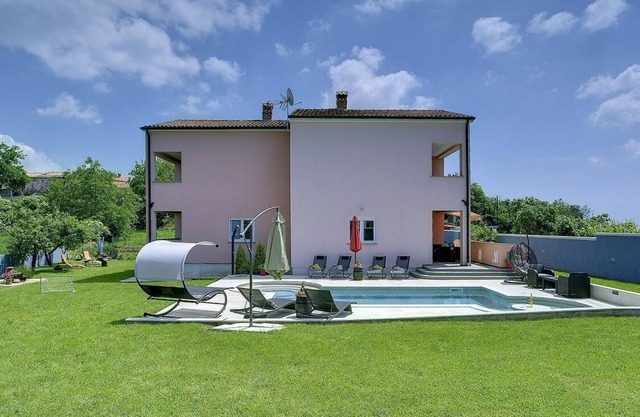 Fantastique villa avec piscine privée, sauna et salle de sport