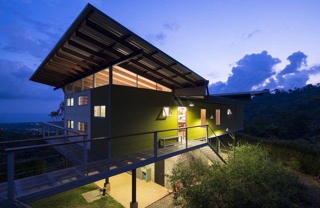 Vue fantastique de la queue de baleine, villa privée et moderne avec accès à la piscine et à la rivière