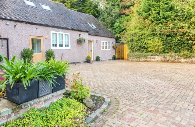 FARLEY COTTAGE, romantique à Farley près de Alton Towers, Ref 987537