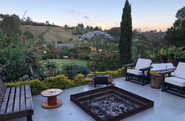 Farm stay with animals, fire pit & BBQ – Just 10 min from Rionegro Airport!