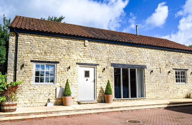 Farmcourt Barn 55 Eastfield Lane