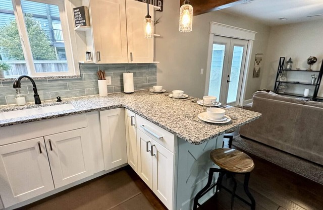 Farmhouse Beach Home 2 Bdrm 2 blocks from beach!