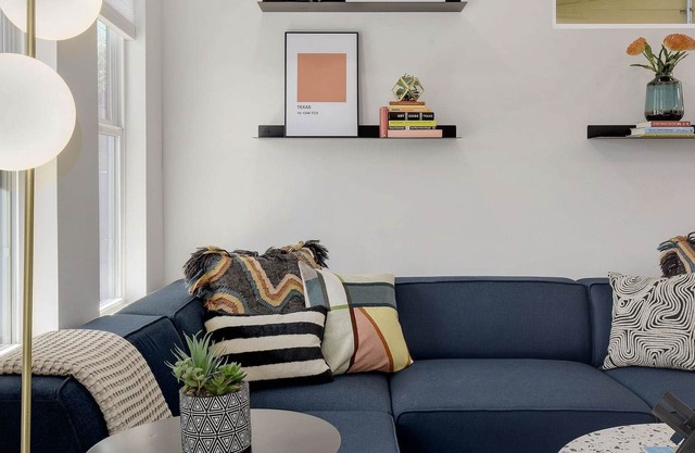 Farmhouse Flair in Austin - Astrid East!