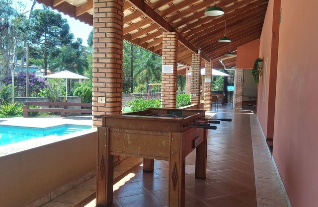 CUISINE HAUT DE GAMME, PISCINE CHAUFFÉE, 5 CHAMBRES - GROUPE FAMILIAL UNIQUEMENT